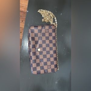 Louis Vuitton Félicie pochette in the color monogram